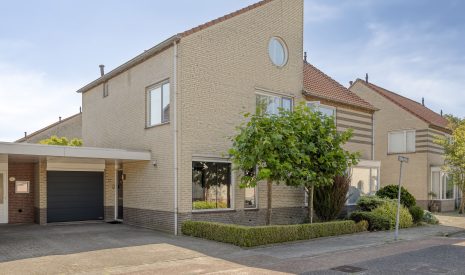 koop  Best  Praalheuvel 19 – Hoofdfoto